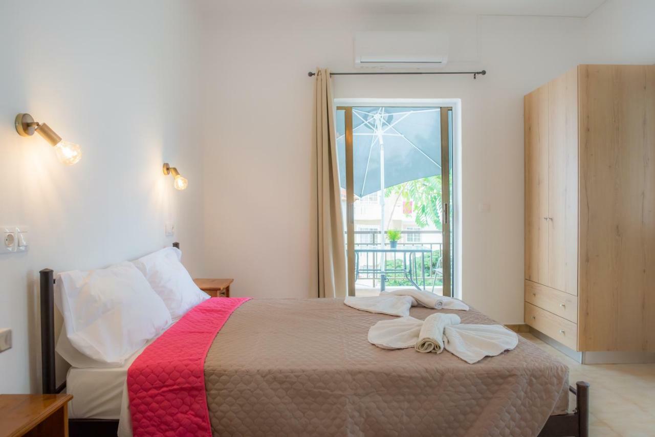 Stellar Apartments I ปลาเตเนียส ภายนอก รูปภาพ